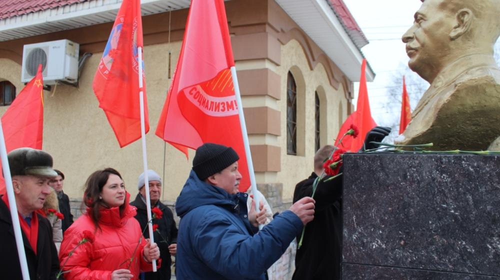 В Пензе прошёл памятный митинг в честь И.В. Сталина