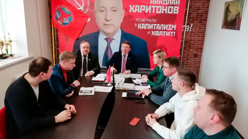 Н.Н. Иванов провёл занятие в школе партийно-политического просвещения для работников аппарата Курского обкома партии