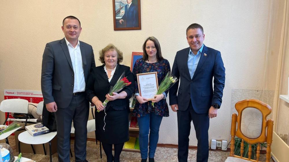 Ульяновские коммунисты в преддверии самого весеннего и теплого праздника — 8 марта, традиционно поздравляют всех женщин!