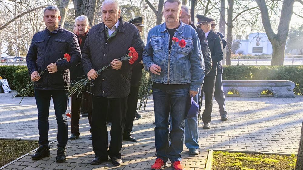 В Севастополе почтили память И.В. Сталина