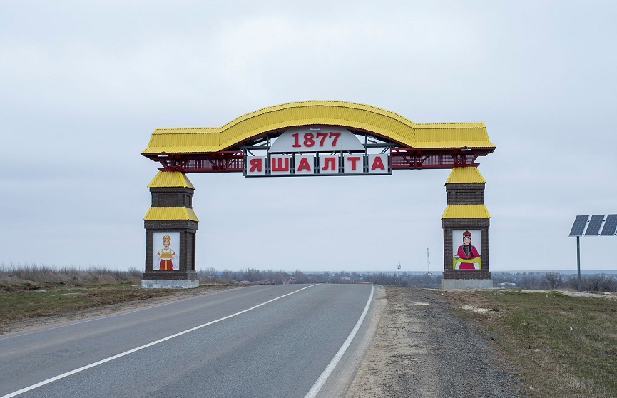 Заместитель Председателя Народного Хурала Калмыкии Николай Нуров побывал в Яшалтинском и Приютненском районах