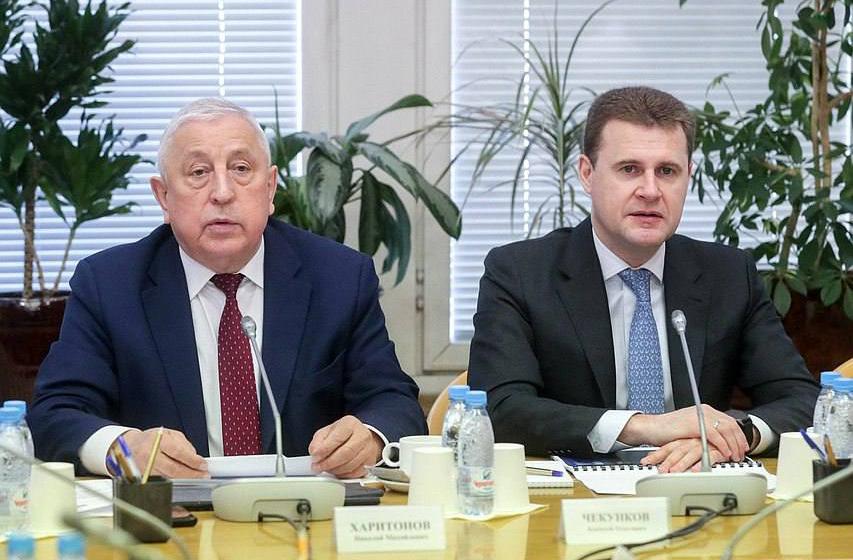 Николай Харитонов провел встречу с Министром по  развитию Дальнего Востока и Арктики Алексеем Чекунковым
