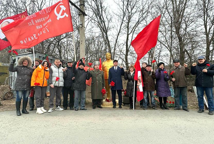Дела его бессмертны! 5 марта коммунисты Новочеркасска почтили память И.В. Сталина