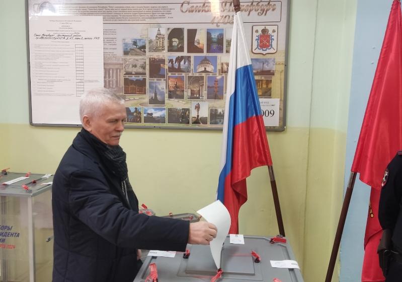 Сергей Пантелеев посетил избирательные участки в Санкт-Петербурге и Ленинградской области