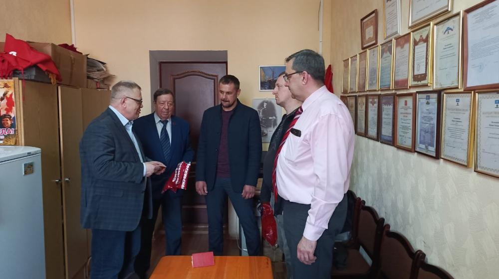 Руководитель фракции КПРФ в Мособлдуме Александр Наумов: Ряды каширских коммунистов пополняются, значит мы работаем не зря!
