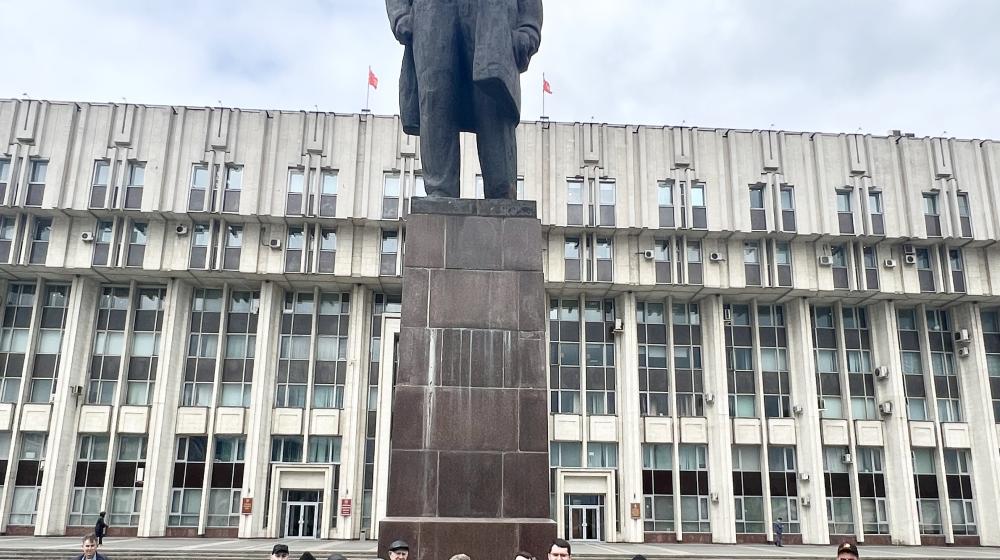 Тульский обком партии отметил День рождения В.И. Ленина массовыми акциями, субботниками и ленинскими уроками