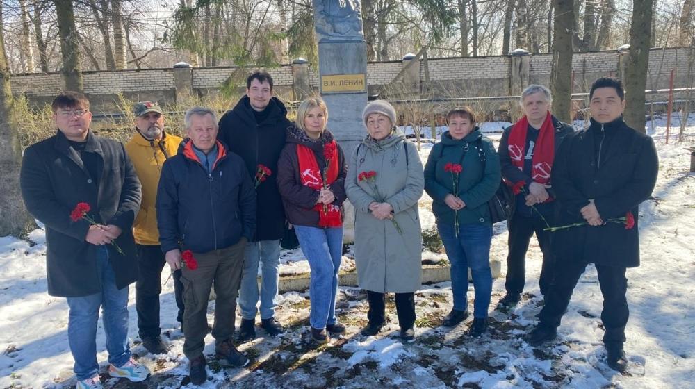 Санкт-Петербург. Райкомы КПРФ провели мероприятия, приуроченные ко Дню рождения Ленина