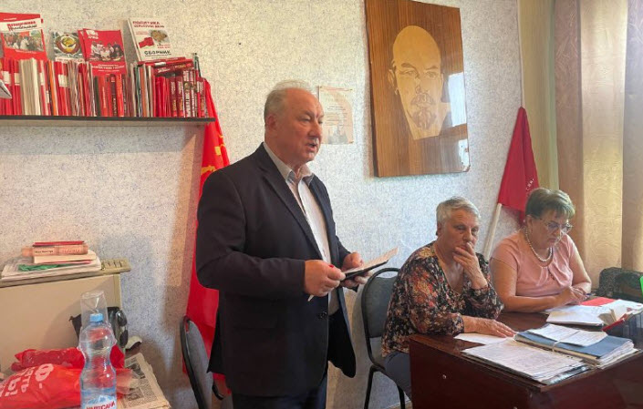 Ольга Алимова вместе с Валерием Рашкиным приняли участие в отчетно-выборном собрании Новоузенского районного отделения КПРФ