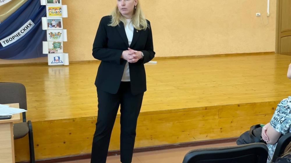 Зампред Комитета Госдумы по защите семьи Мария Дробот посетила пензенскую школу №58