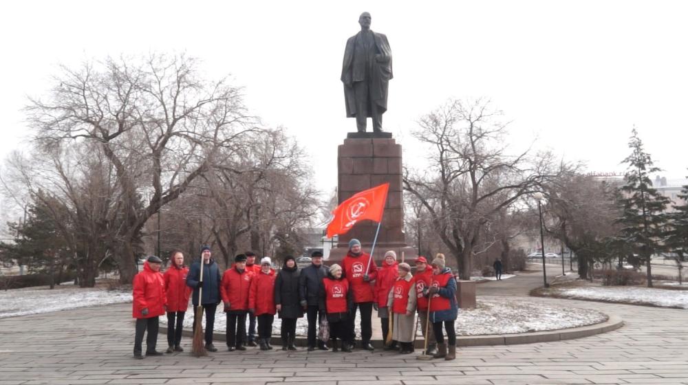 В Омске начались Ленинские субботники