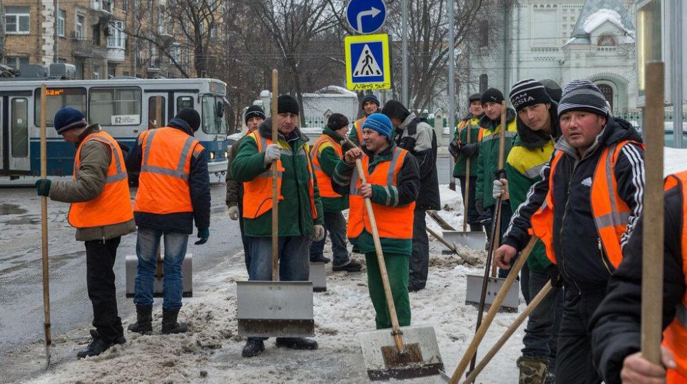 Москва. Народная приемная КПРФ в ВАО. Коммунальщики Гольянова открестились от объявлений о наборе мигрантов