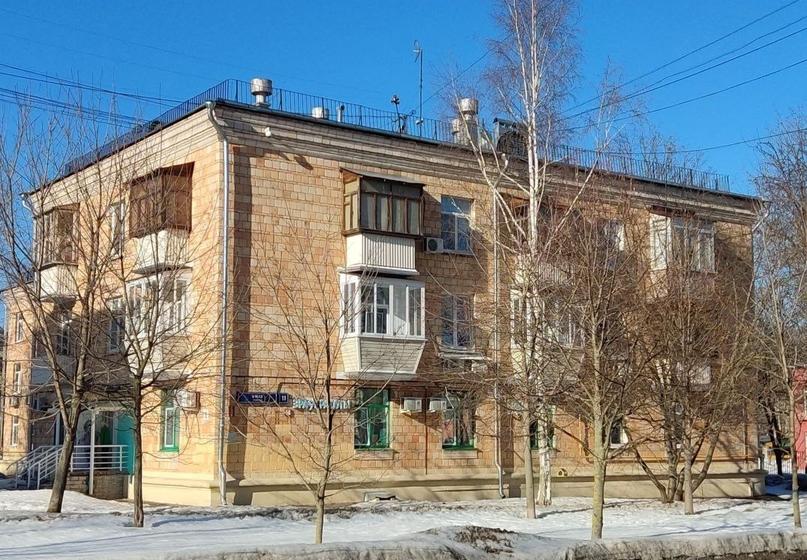 Москва. Народная приемная КПРФ в ВАО. Депутат Сергей Обухов пресек "прихватизацию" нежилого помещения в многоквартирном доме в Восточном