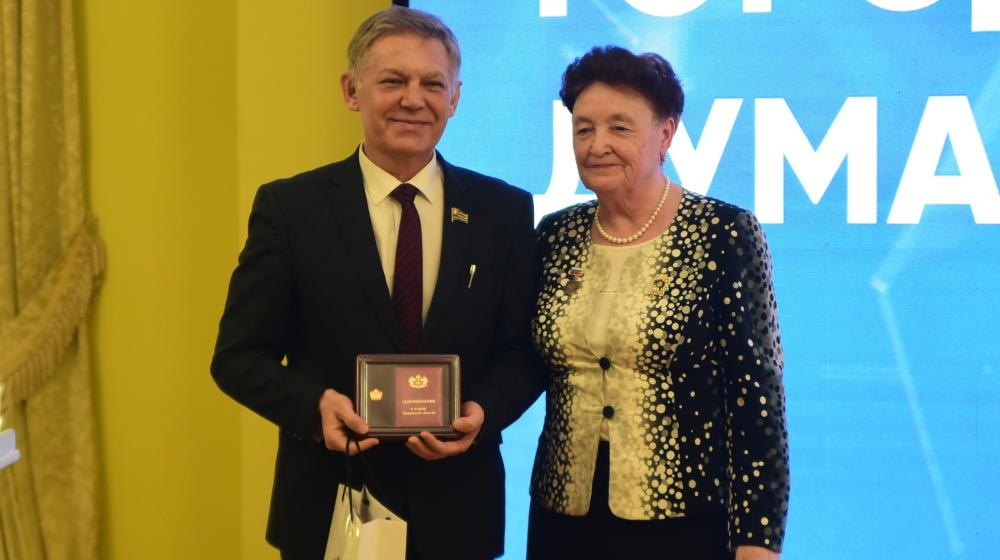Лидер тюменский коммунистов Тамара Казанцева поздравила Тобольскую городскую думу с 30-летием