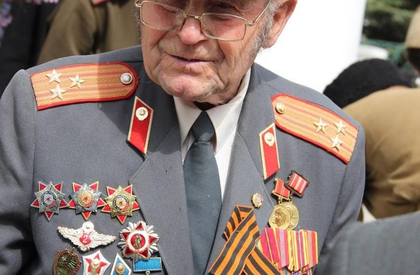 ЛНР. 90 лет старейшему депутату республики