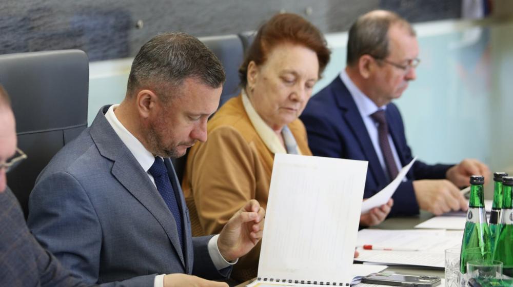 Лидер волгоградских коммунистов Тамара Головачева приняла участие в заседании оргкомитета, где подвели итоги ежегодного конкурса среди представительных органов власти