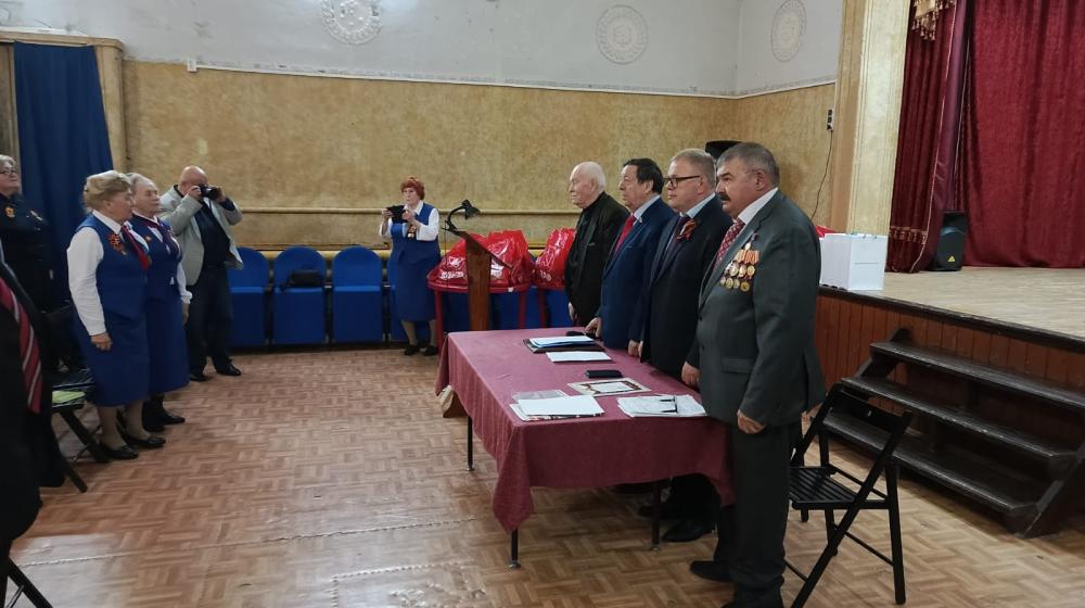 Руководитель фракции КПРФ в Мособлдуме Александр Наумов поздравил с Днем Победы детей войны в Кашире