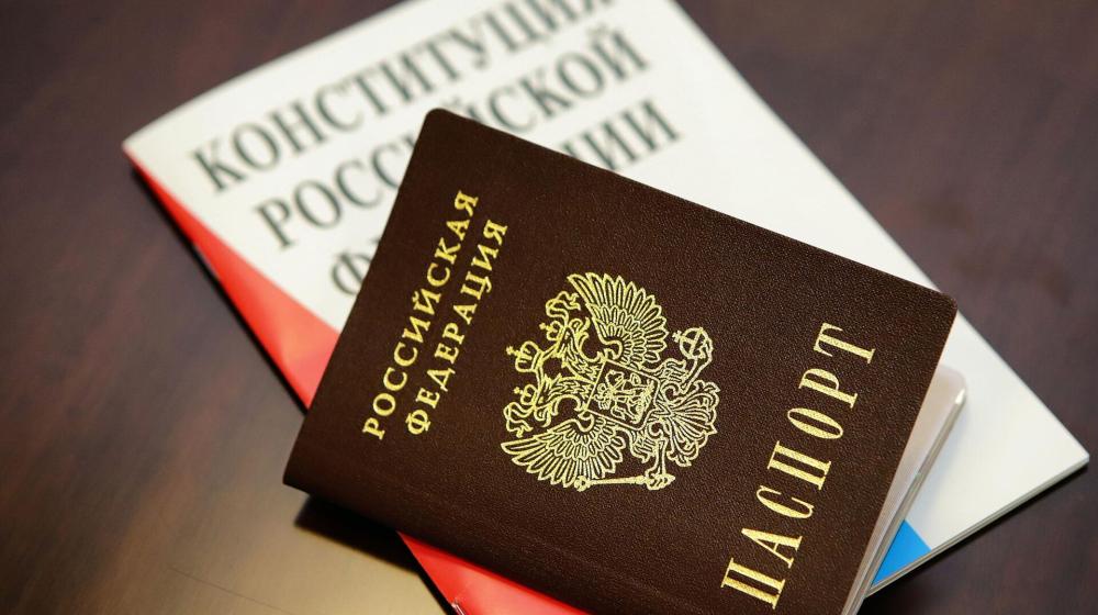 «Коммерсант»: Депутаты Госдумы от КПРФ Сергей Обухов и Михаил Матвеев разработали законопроект о лишении приобретенного гражданства за нарушение присяги