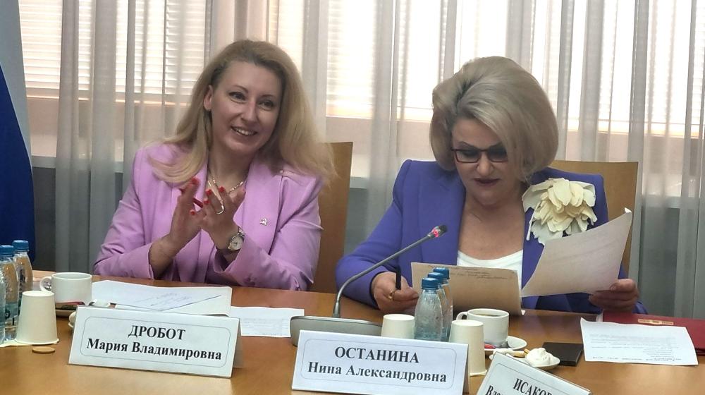 Депутаты фракции КПРФ в Государственной Думе обсудили задачи законодательства по защите детей