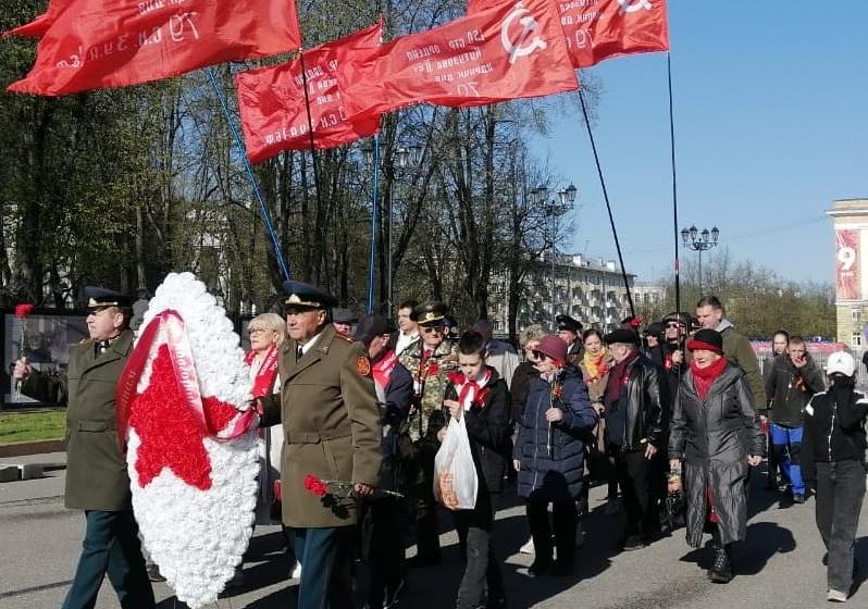 Новгородские коммунисты отметили День Великой Победы