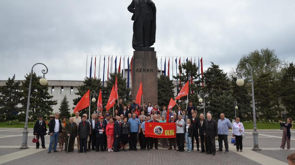 Астраханские коммунисты отметили Первомай