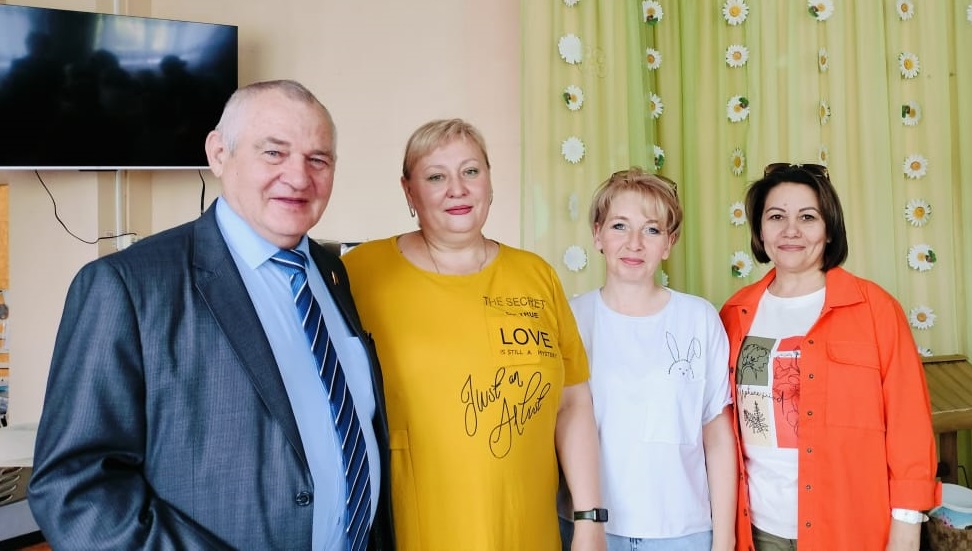 В канун Дня защиты детей забайкальские коммунисты посетили дом ребёнка в Атамановке