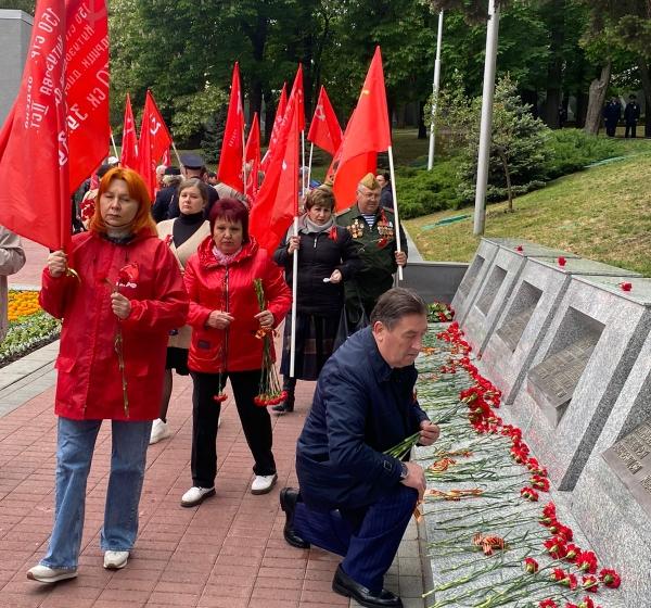 Коммунисты Ставрополья встретили день Великой Победы Советского Союза над фашистской Германией