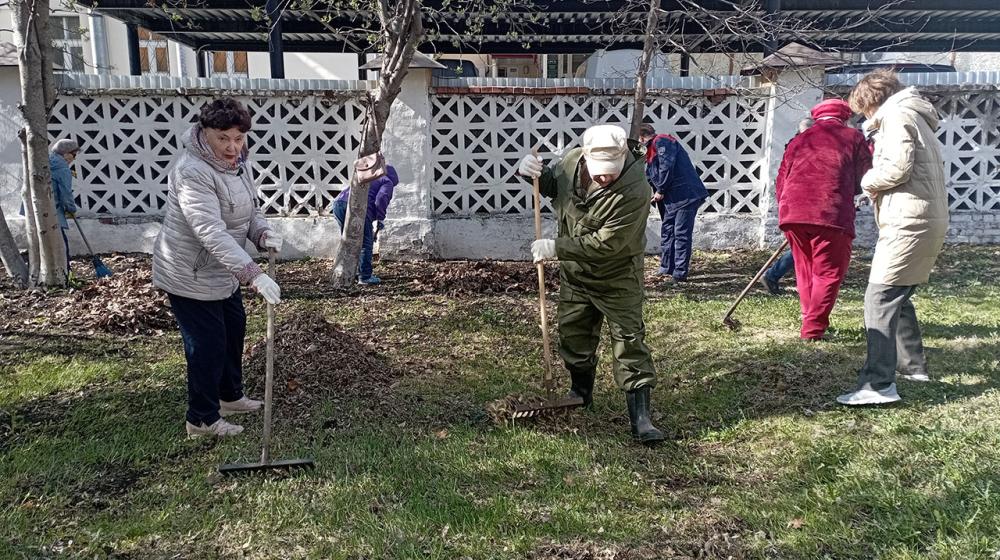 Тюменские коммунисты в преддверии Первомая провели Ленинский субботник