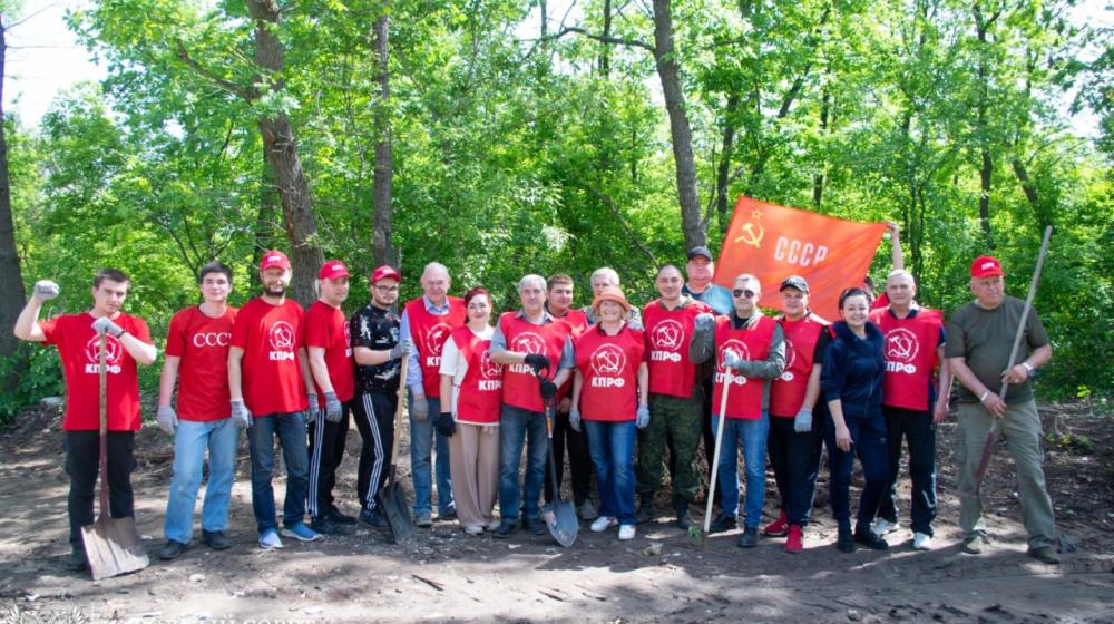 Коммунисты Донбасса провели большой субботник в ДНР