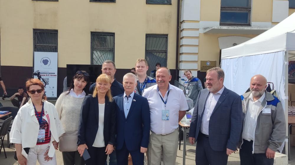 Депутат Сергей Пантелеев принял участие в праздновании Дня Кировского завода.