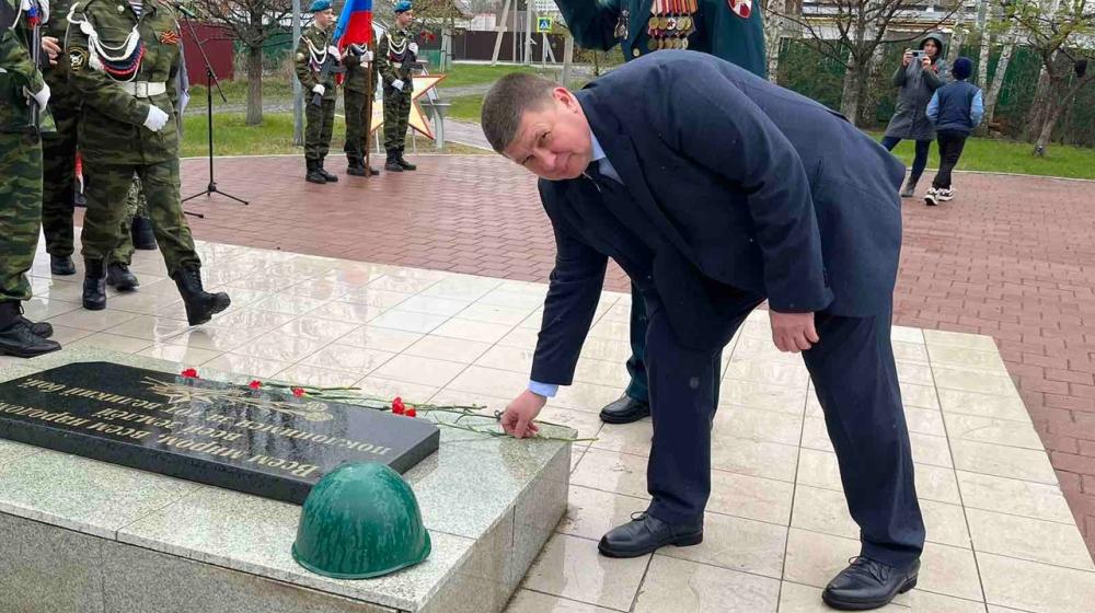 Коммунисты Тюмени приняли участие в организации марш-броска «Зеленый десант», посвященный празднованию Победы в Великой Отечественной войне