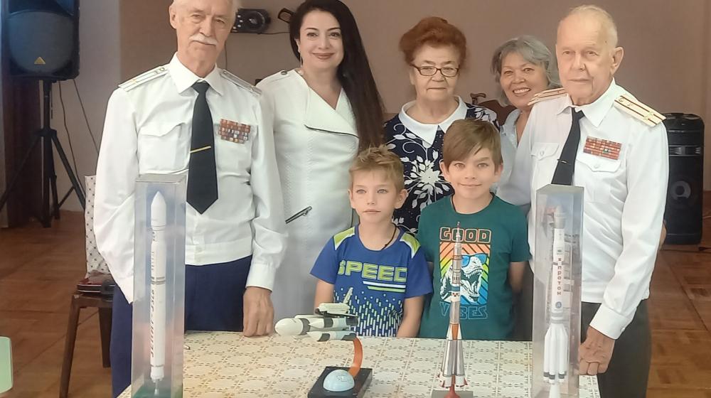 Калужские коммунисты подготовили познавательную программу по истории космонавтики для детей на летних каникулах