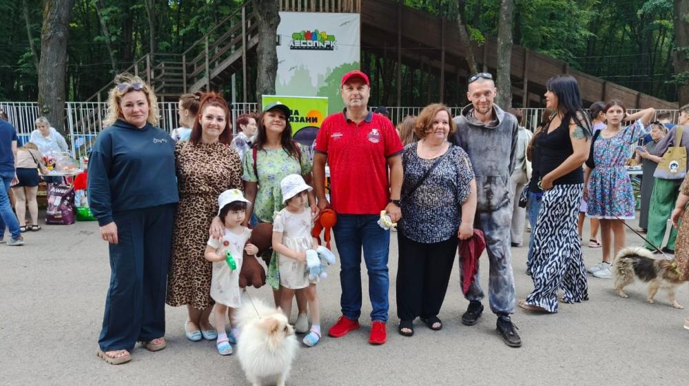 Рязань. Денис Сидоров посетил выставку бездомных животных – «Пойдём домой»