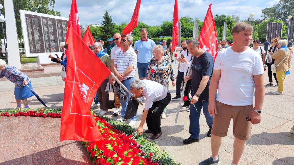 Коммунисты Тюмени почтили память павших в годы Великой Отечественной войны