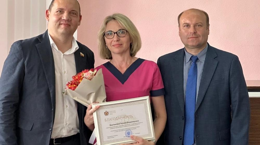 Лидер рязанских коммунистов Денис Сидоров поздравил медработников с предстоящим профессиональным праздником