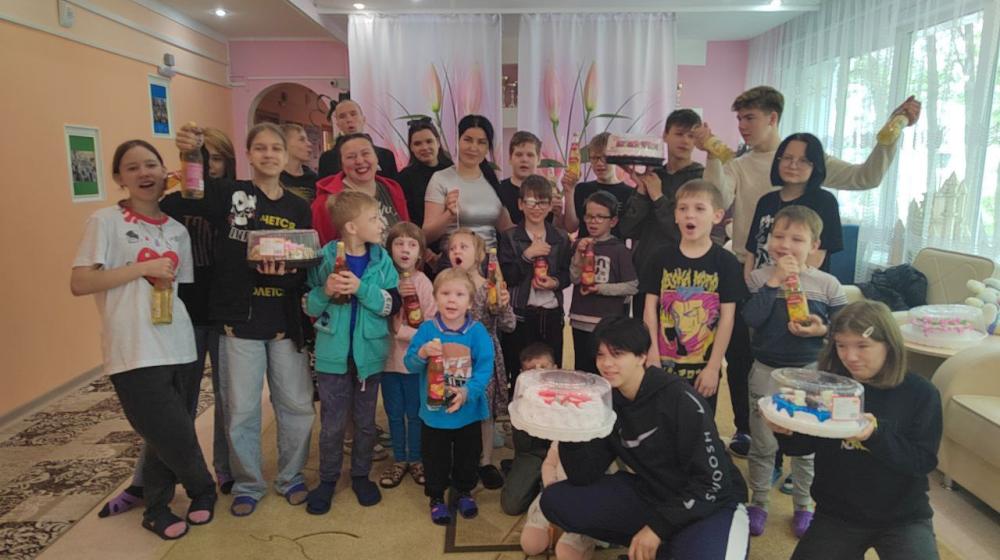 Депутат Госдумы Мария Прусакова поздравила с праздником воспитанников двух детских домов в Барнауле