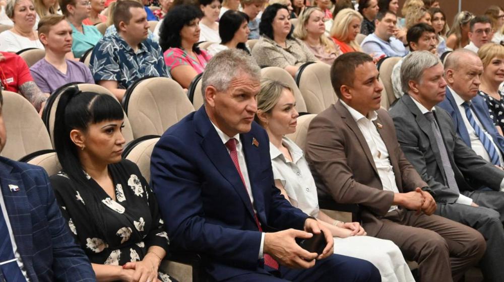 В Ульяновске поздравили врачей с наступающем Днем медицинского работника