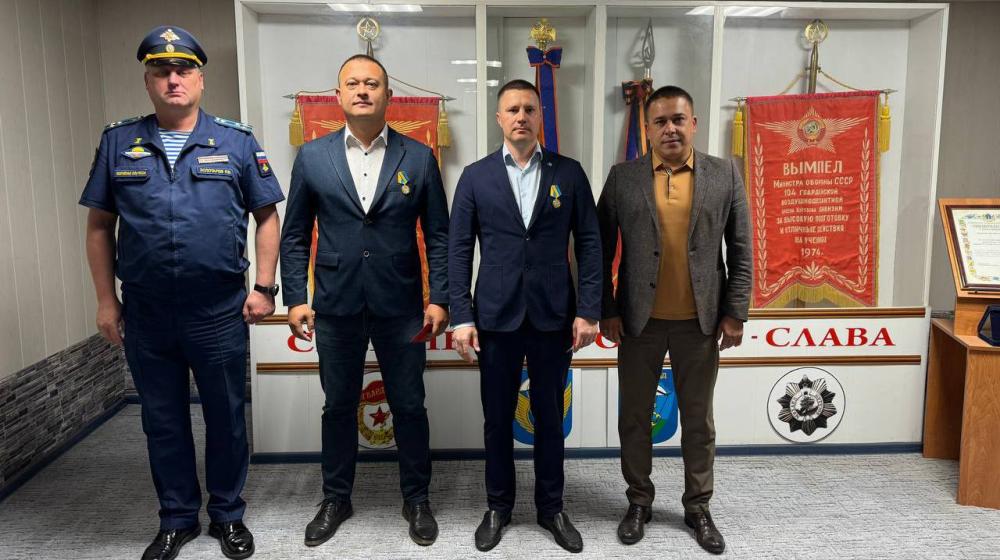 Депутаты-коммунисты Законодательного Собрания Ульяновской области Роман Султашов и Рамиль Хакимов награждены медалями Министерства обороны РФ им. Генерала Армии Маргелова