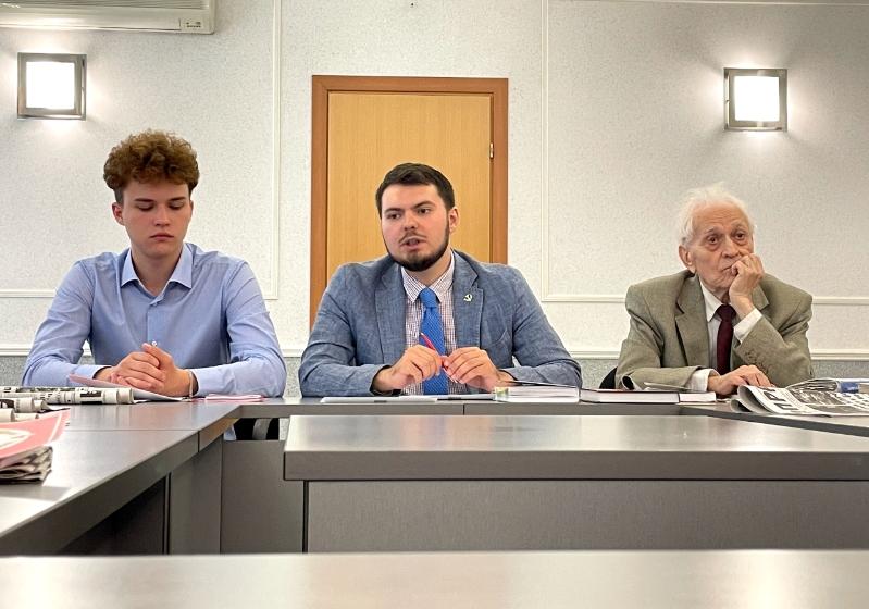 Карельские комсомольцы провели встречу в стенах Законодательного Собрания республики