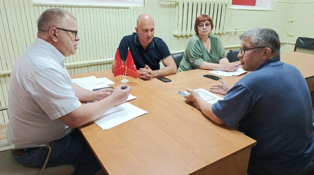 Руководитель фракции КПРФ в Мособлдуме Александр Наумов провел прием граждан в Коломне