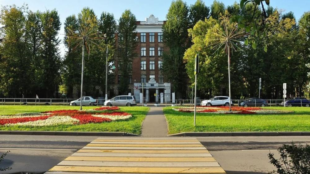 Москва. Народная приемная КПРФ в ВАО. «А вы, друзья, как ни садитесь»… Печальные итоги оптимизации сферы образования в Москве