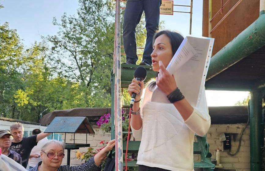 «Отменить безграмотное КРТ!»: Анастасия Удальцова встретилась с жителями Свиблова