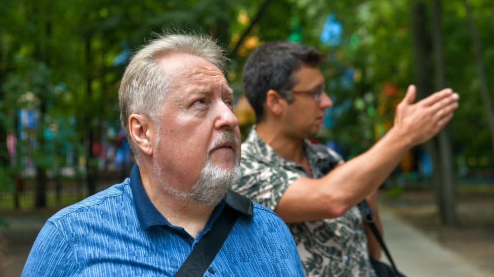 Москва. Народная приемная КПРФ в ВАО. Депутат Госдумы Сергей Обухов принял участие в общественной инспекции в парке Сокольники, превращаемого властями из ООПТ в развлекательный центр