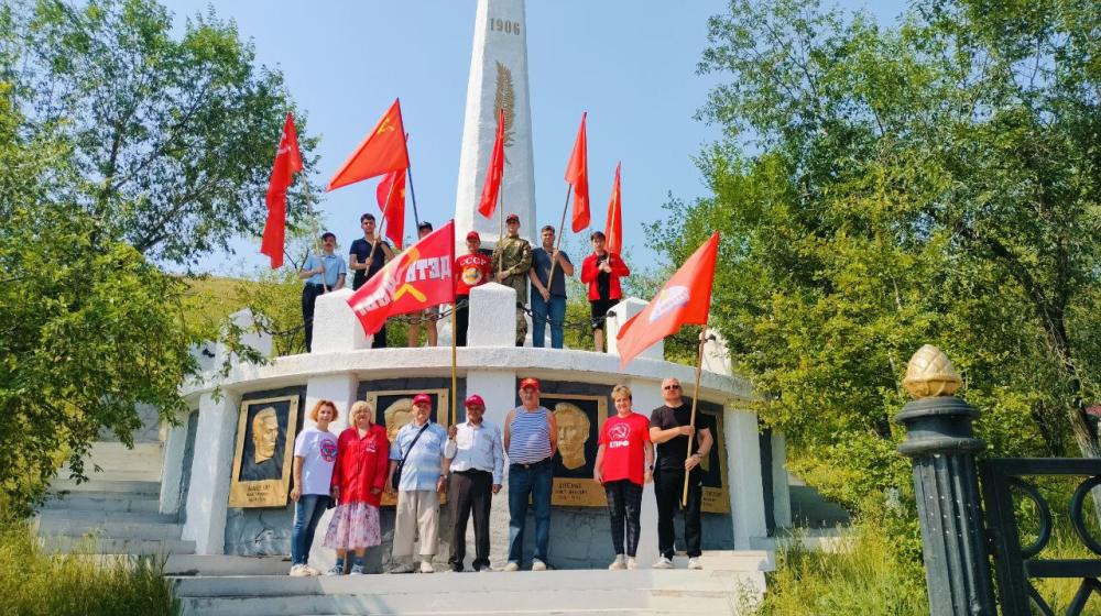 КПРФ в Забайкалье провела автопробег «За Родину! За народ России! За нашу Победу!»