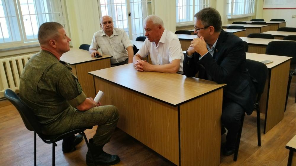 В Ярославле с рабочим визитом побывал член Комитета Госдумы по обороне В.И. Соболев