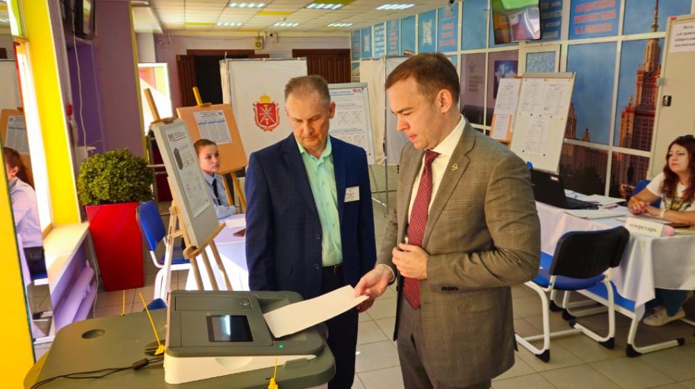 Юрий Афонин проголосовал на выборах в Туле