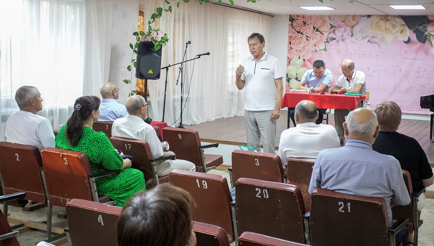 Республика Калмыкия. Николай Арефьев провел встречу с избирателями в селе Садовое