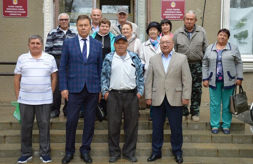 Республика Калмыкия.  Встречи депутата Госдумы Николая Арефьева в селе Приютное