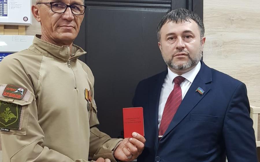 Хочу вернуться на фронт коммунистом. Участник СВО из Карачаево-Черкесии принят в КПРФ