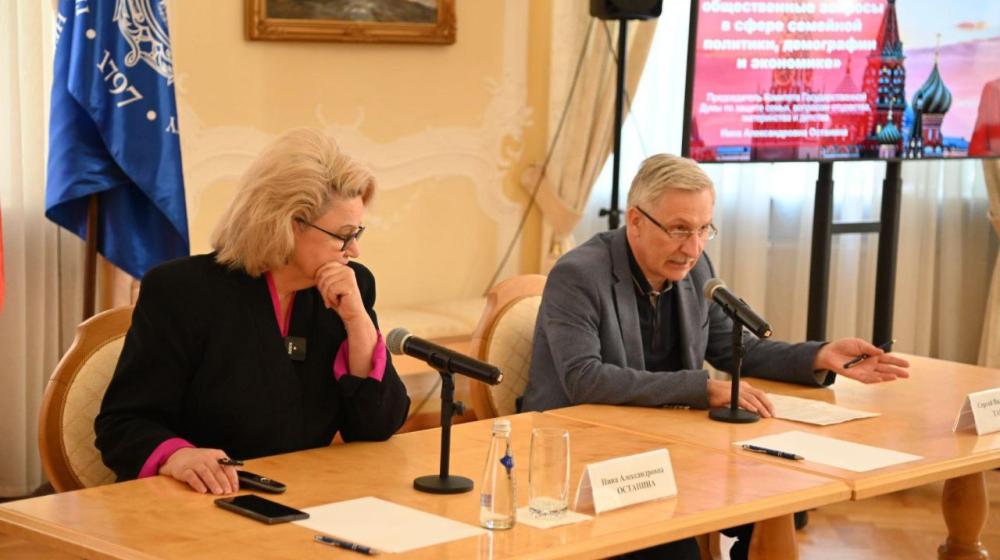 Нина Останина встретилась с преподавателями и студентами Герценовского университета в Санкт-Петербурге