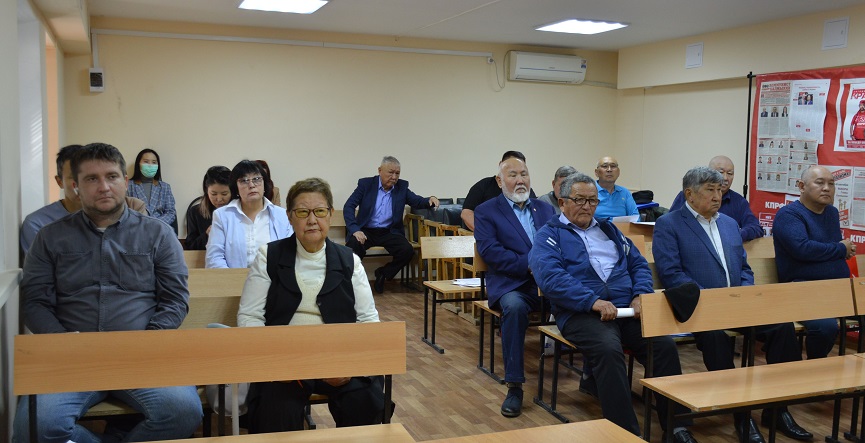В Калмыкии состоялось совещание партактива по итогам выборной кампании